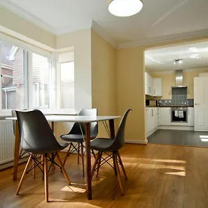 room-and-roof-southampton-serviced-apartments.tophotelsbath.com/